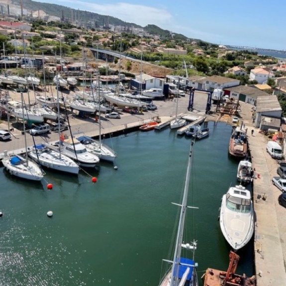 Port privé en Méditerranée : atouts, services et expérience unique pour les plaisanciers
