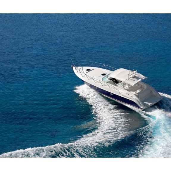 Bien entretenir son bateau à moteur : conseils pratiques et estimation des coûts annuels