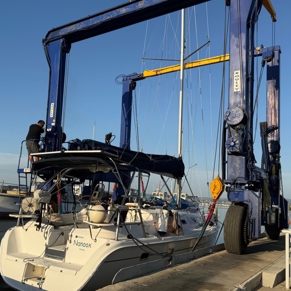 Maîtriser le carénage de bateau : guide complet pour les plaisanciers en Méditerranée