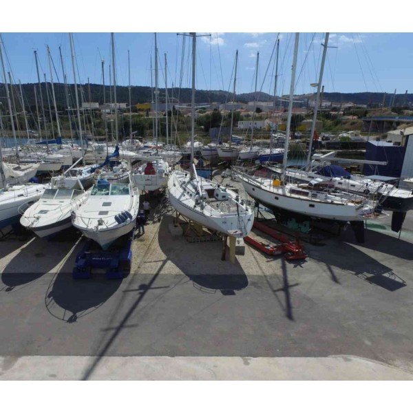 Découvrir le port à sec en Méditerranée : avantages, fonctionnement et conseils pratiques